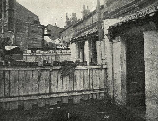 1930s slum back yards, Limehouse