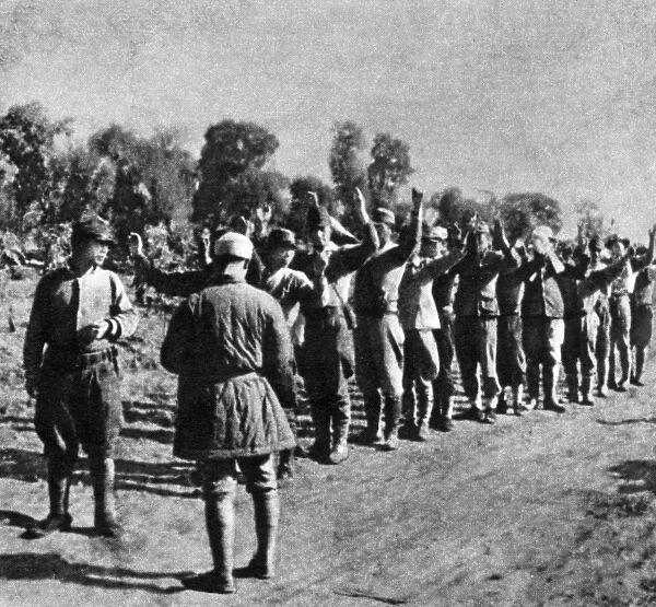 Communist China - Japanese troops surrendering