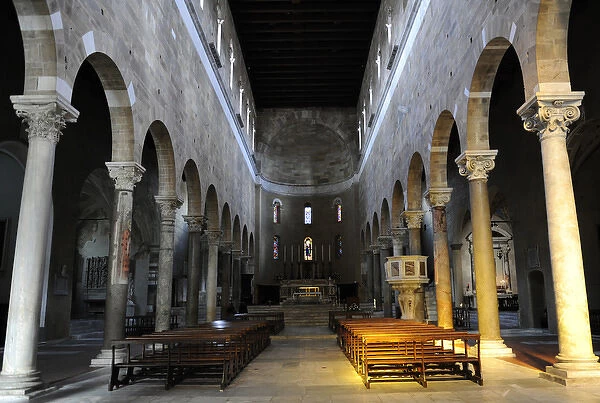 Italy. Lucca. Basilica of San Frediano. Interior