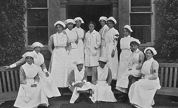 Nurses at Egginton Hall Hospital, WW1