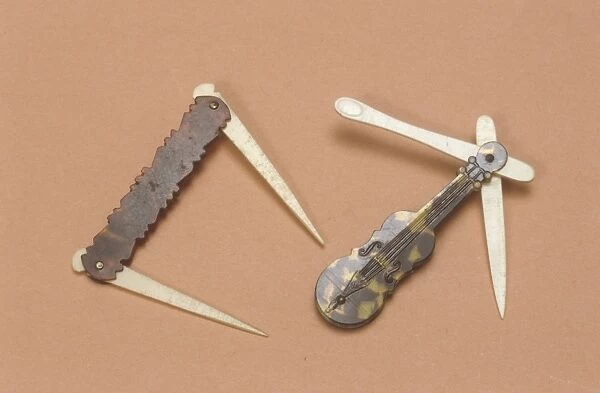 Two folding toothpicks, circa 1890 C017  /  8405