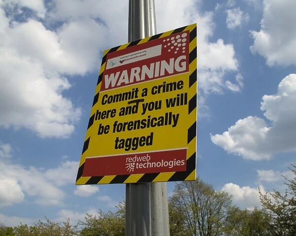 Warning sign: forensic tagging C018  /  0042
