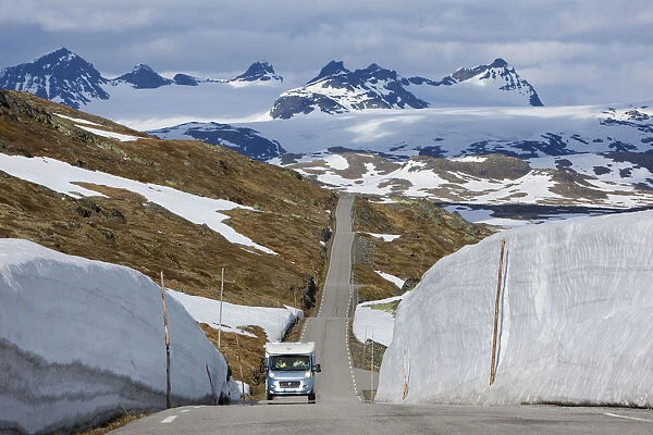 Dramatic glacial highway, Jotunheimen National Park ('Home of the Giants'), Sogn og Fjordane, Oppland, Norway