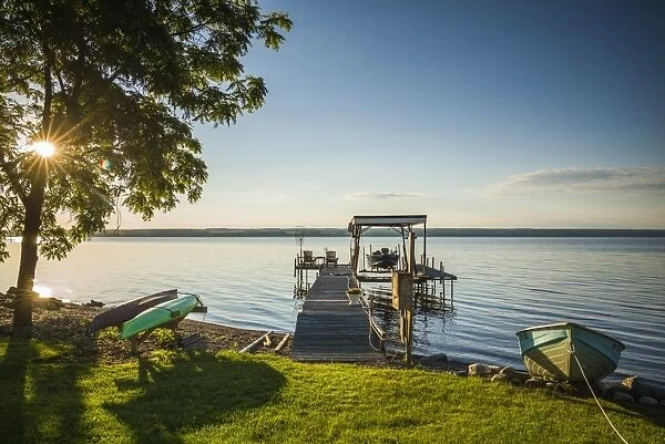 USA, New York, Finger Lakes Region, Romulus, boat pier on Cayuga Lake
