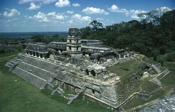 Mexico, Chiapas, Palenque, View over the Place ruins