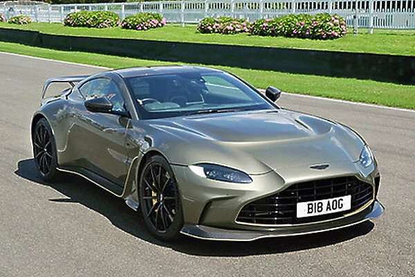 Aston Martin V12 Vantage (New Model for 2023) 2023 Green olive, metallic