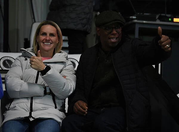 Arsenal FC: Ian Wright and Kelly Smith Cheer on Women's Team vs Brighton & Hove Albion in FA WSL