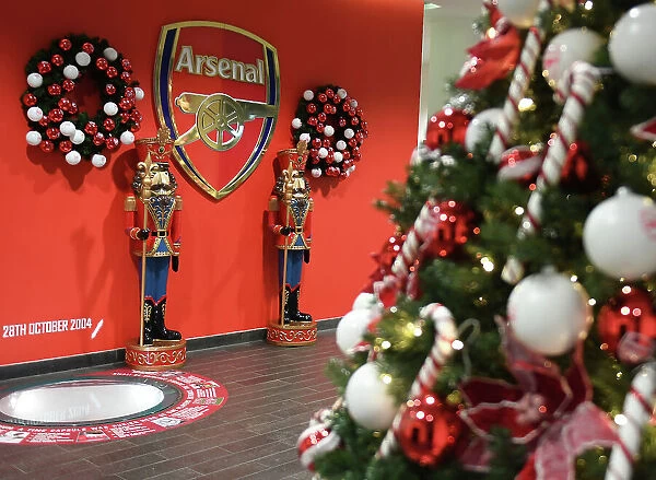 Arsenal vs Juventus: Emirates Stadium Transformed by Christmas Decorations