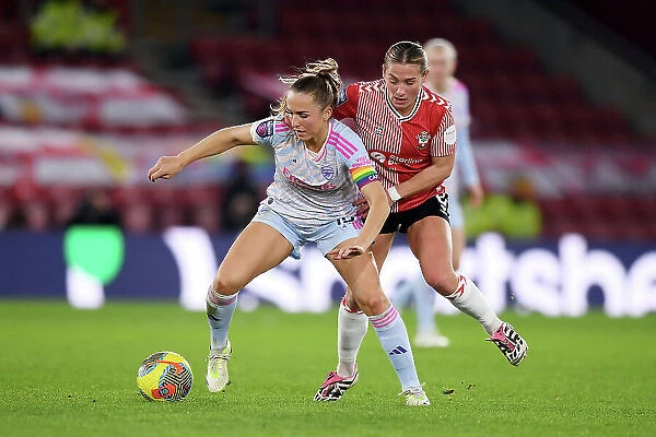Arsenal vs Southampton: FA Women's Continental Tyres League Cup Clash at St. Mary's Stadium