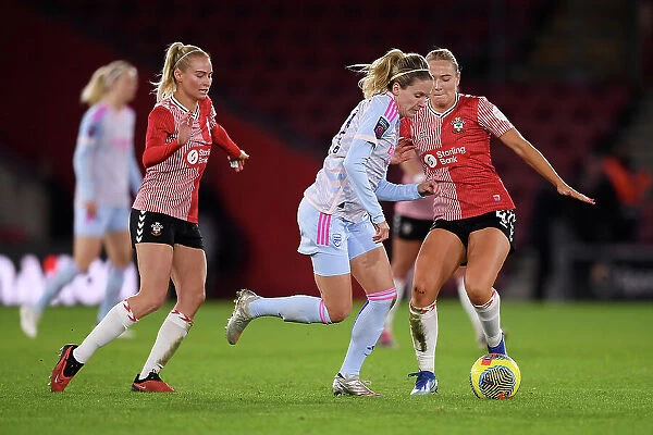 Arsenal vs Southampton: A Fight for Supremacy in the FA Women's Continental Tyres League Cup at St. Mary's Stadium