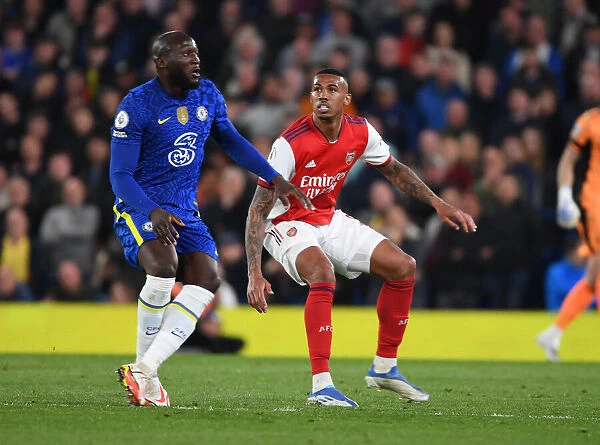 Gabriel vs Lukaku: Intense Rivalry in Chelsea vs Arsenal Premier League Clash