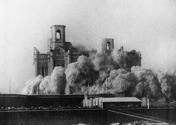 Cathedral of christ the savior, moscow, ussr, early 1930s, shell of the cathedral blown up as part of anti-religion campaign, later site of moskva municipal swimming pool