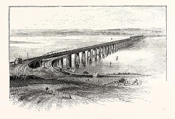 THE NEW TAY VIADUCT, FROM THE SOUTH, UK. The Firth of Tay (Scottish Gaelic: Linne