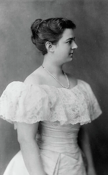 1st Lady Frances Folsom Cleveland Preston, wife of President Grover Cleveland