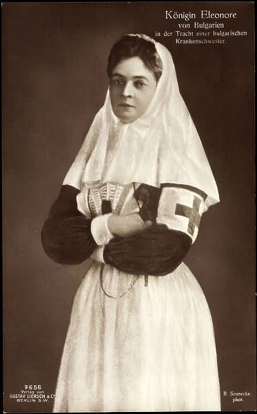 Ak Queen Eleonore of Bulgaria, Liersch 7656, Costume, Nurse (b  /  w photo)
