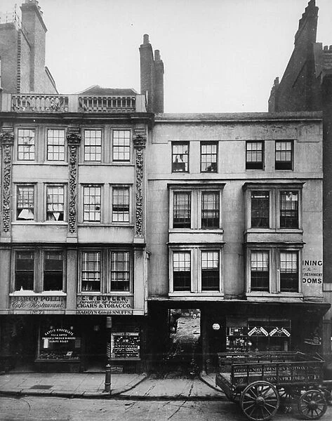 Aldgate, remains of the old Saracens Head Inn, c. 1883 (b  /  w photo)
