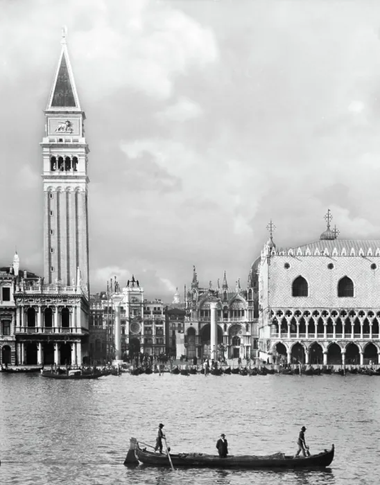 Framed Print : Animated view of Venice