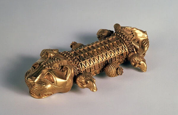 Art Scythe (Civilisation scythique ou de Scythie) : decoration de trone en or et ambre. 7eme siecle avant JC. Dim. 19. 2 cm Musee de l ermitage, Saint Petersbourg