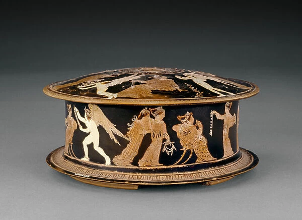 Attic red-figure pyxis decorated with women and erotes or cupids