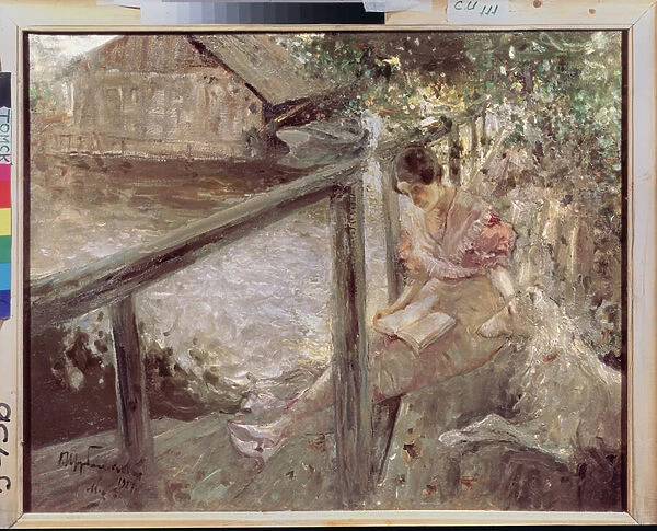 Au pavillon de bain (Une jeune femme, avec un chien, lit sur la passerelle de bois qui traverse un cours d eau, menant a une maison de bois) - At the Bathhouse - Peinture de Dmitri Anfimovich Shcherbinovsky (1867-1926), huile sur toile