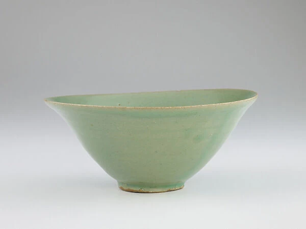 Bowl, 11th-early 12th century (stoneware with celadon glaze)