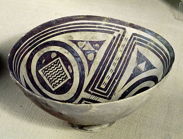 Bowl decorated with a geometric pattern, Style I, from Susa, Iran