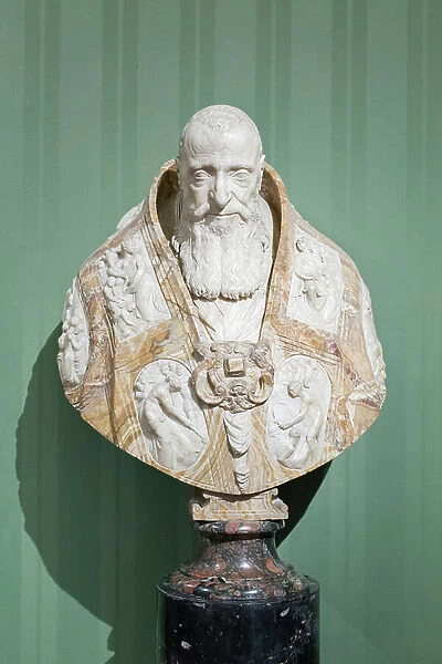 Bust of Paul III, 1560 circa, Guglielmo della Porta (marble and alabaster)