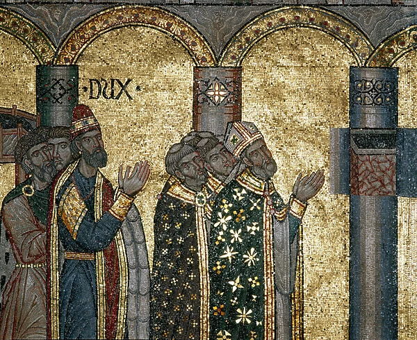 Byzantine architecture: discover the urn of Saint Mark. Detail of mosaic on gold