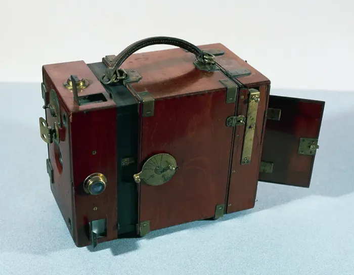 Framed Print : Camera known as Detective Express, made by Nadar, ca 1880, mahogany and brass, used coils made by Eastmar, France, 19th century Framed Print : Camera known as Detective Express, made by Nadar, ca 1880, mahogany and brass, used coils made by Eastmar, France, 19th century