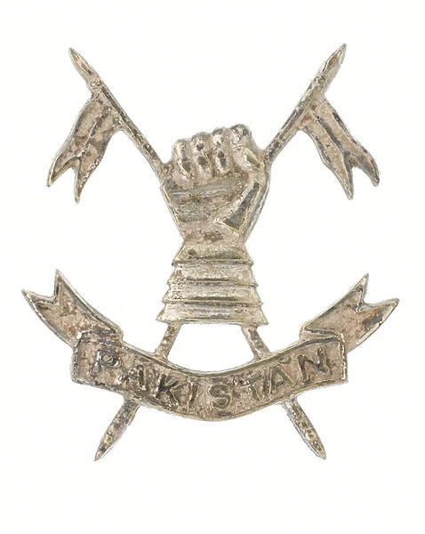 Cap badge, Pakistan Armoured Corps (metal)