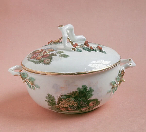 Capo di monte bowl and cover, c. 1750 (porcelain)