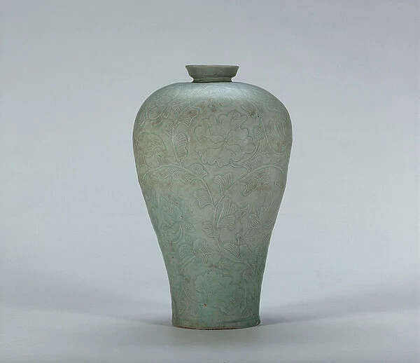 Celadon Maebyong from the Goryeo Dynasty (glazed ceramic)