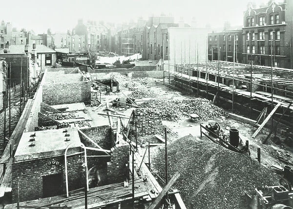 China Walk Estate: construction work in progress, London, 1929 (b  /  w photo)