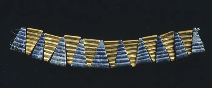 Framed Print : Collar with gold triangular elements and lapis lazuli, artefact from Royal Tomb in Ur, Iraq. Sumerian civilization, Early Dynastic period III, 3rd Millennium BC