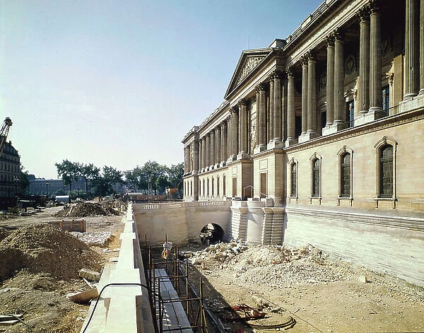 The colonnade of the Louvre photographed during restoration, 8th September 1966 (photo)