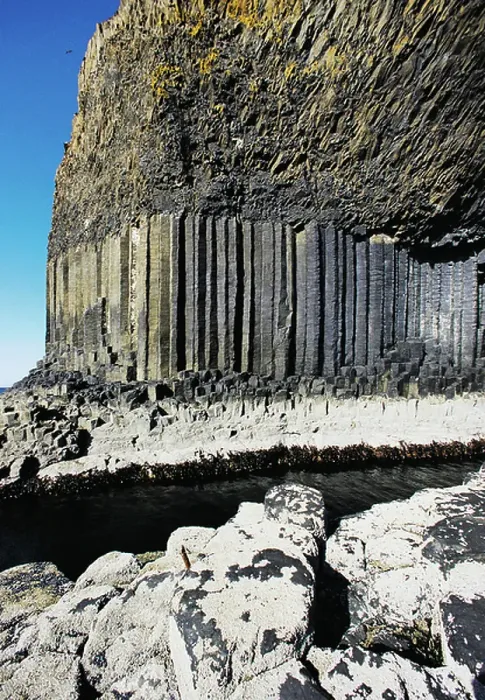 Framed Print : Columnar basalt formations along, Cliffs of Staffa, Inner Hebrides, Scotland, UK (photo)