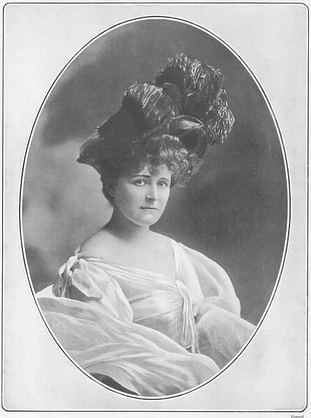 Countess of Warwick, 1903 (b  /  w photo)