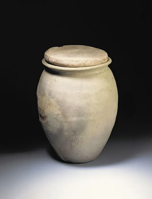 Framed Print : Cremation urn with lattice work pattern, from the Roman site at Newstead, Melrose (ceramic)