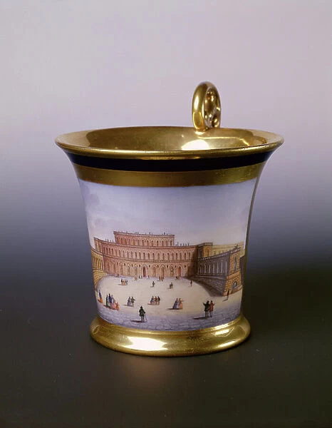 Cup decorated with a view of the courtyard and facade of the palace, made in the Doccia factory, 18th century (porcelain)