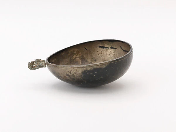 Cup with dragon-head handle (pastiche), 13th-14th century (bronze)