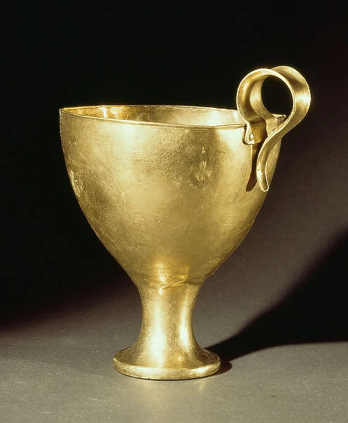 Cup from Shaft Grave IV, Mycenae, c. 16th century BC (gold)