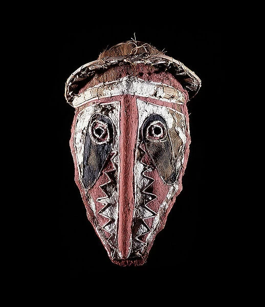 Dance mask Elema, Orokolo, Papua New Guinea (Papua New Guinea), late 19th century. Dim: 40x20x20cm. Bamboo, vegetable fibres, tapa and pigments. Musee de l'hospice Saint-Roch, Issoudun (Donation of the Missionaries of the Sacred Heart)