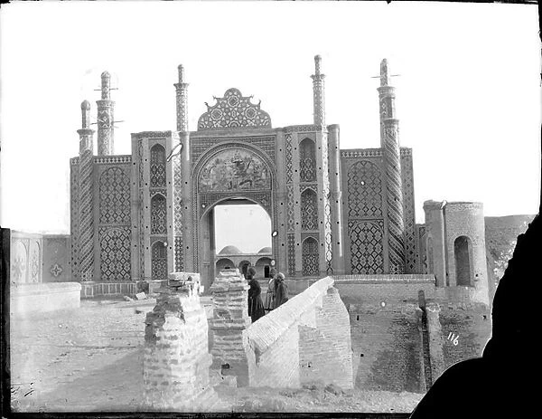 Darvaze Dawlat, tiled city gate, Tehran, c. 1880 (b  /  w photo)