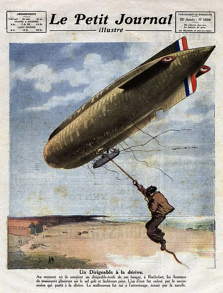 A derive airship: as they were taking out a school airship out of its hangar in Rochefort