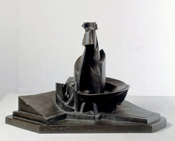 Development of a bottle in space, 1912 (Bronze sculpture)