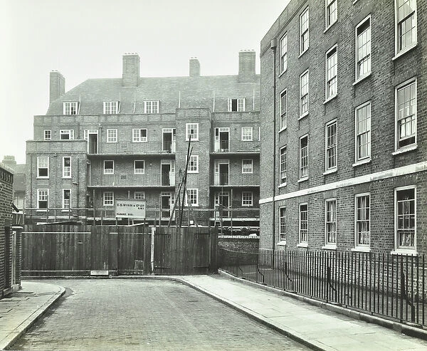 Dickens Estate: exterior of Olivier House, London, 1927 (b  /  w photo)