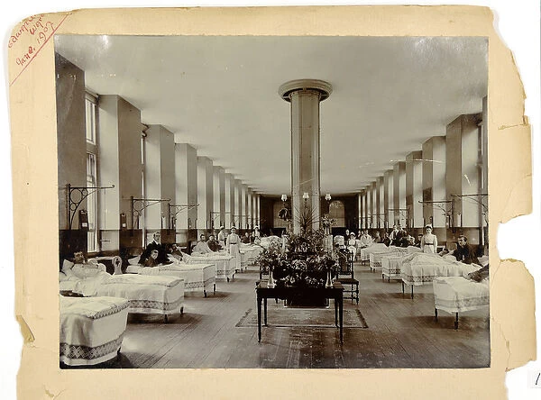 Edward Ward, St. Thomas Hospital, 1907 (b  /  w photo)