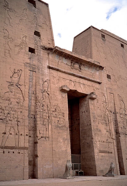 Egyptian antiquite: view of the entrance to the temple of Edfu (Edfu