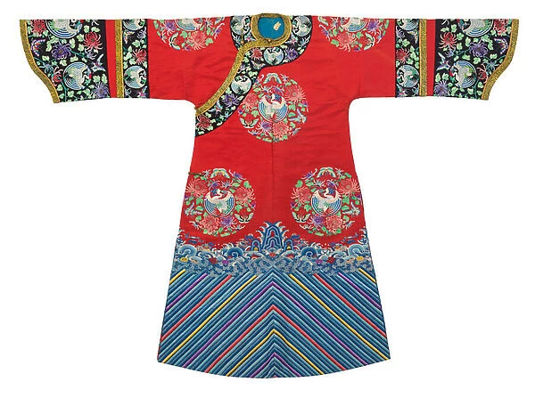 An embroidered red silk womans informal robe, late Qing dynasty