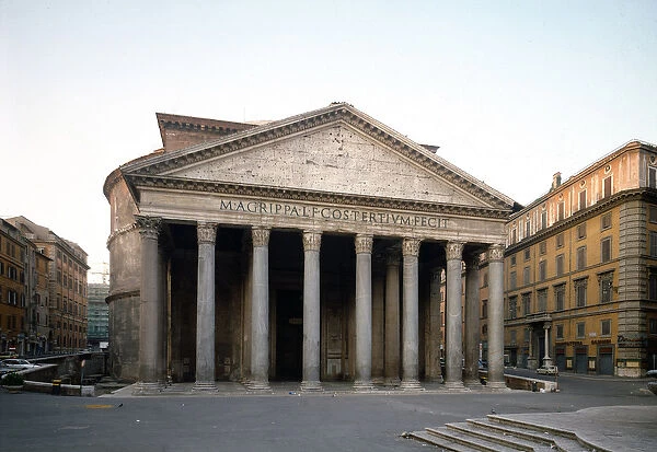 Exterior view of the Pantheon (photography)